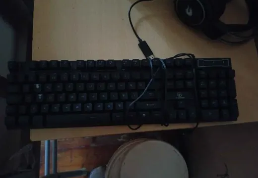 Klavye 400 tl