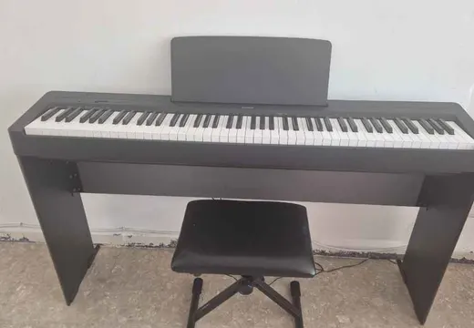 Piyano yamaha P-145