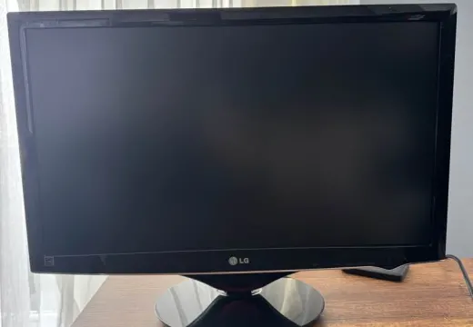 LG monitör 24”