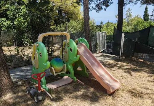 Çocuk oyun parkı top scooter