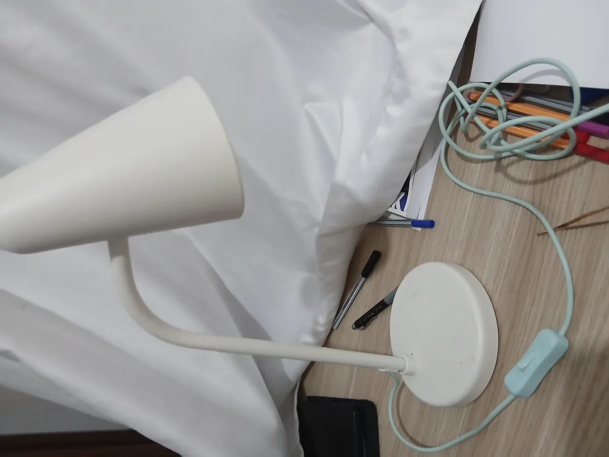 Masa lambası elektrikli
