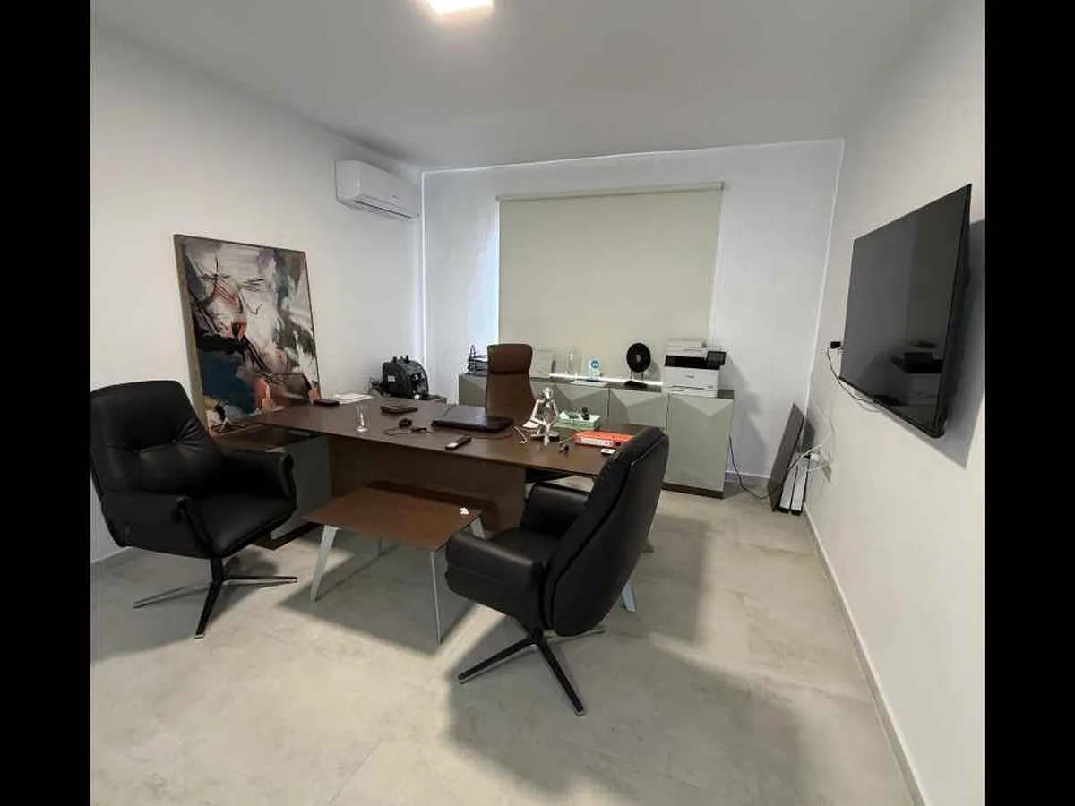 1 ay kullanılmış ofis mobilyası