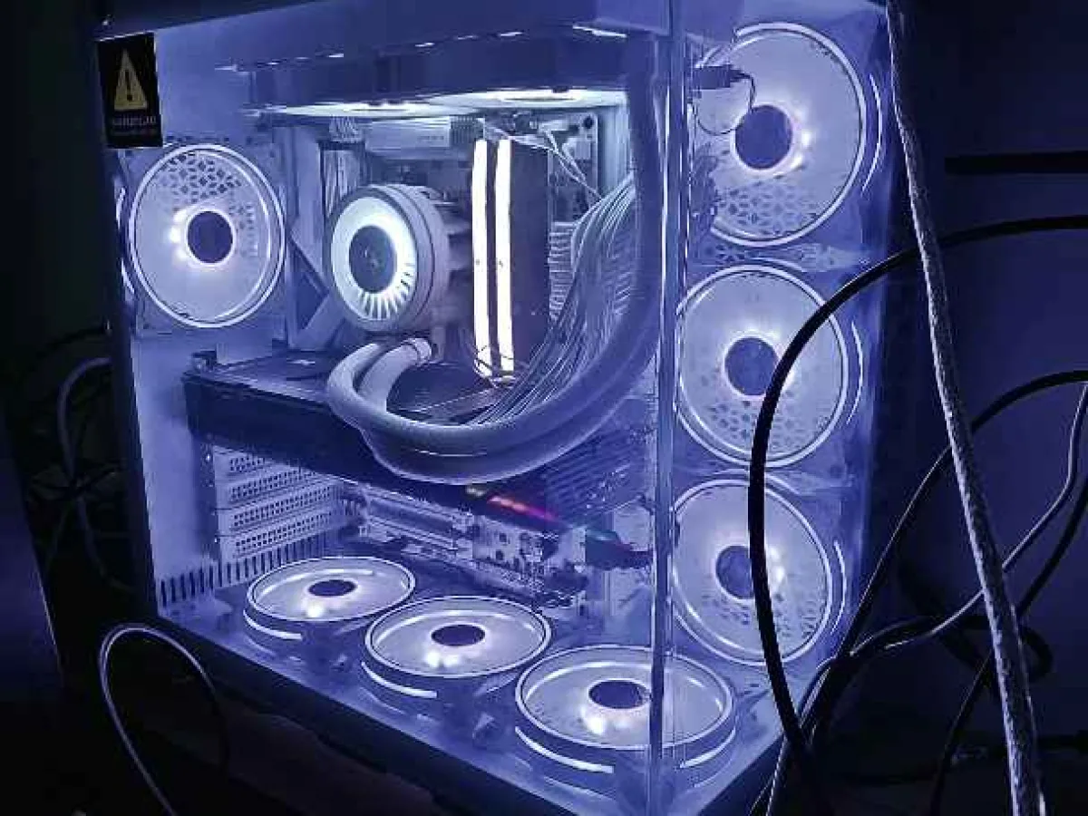 Rtx 5070 ti 9800x3d beyaz sistem