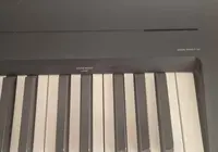 Piyano yamaha P-145 4